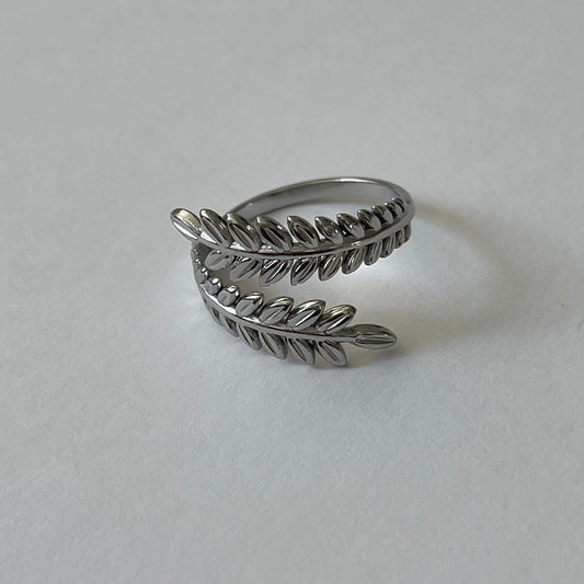 Double Leaf Ring