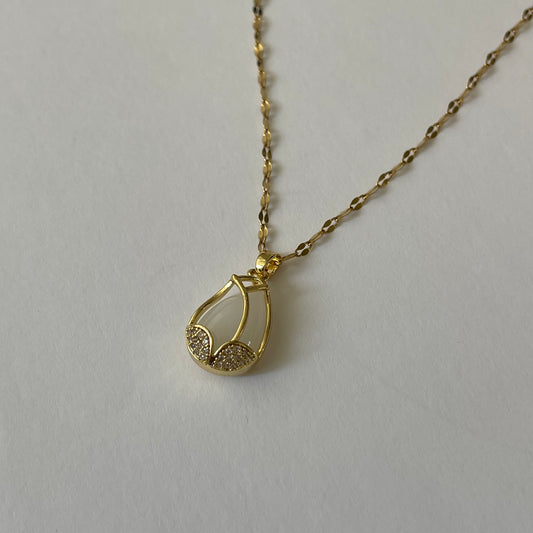 Tulip Necklace