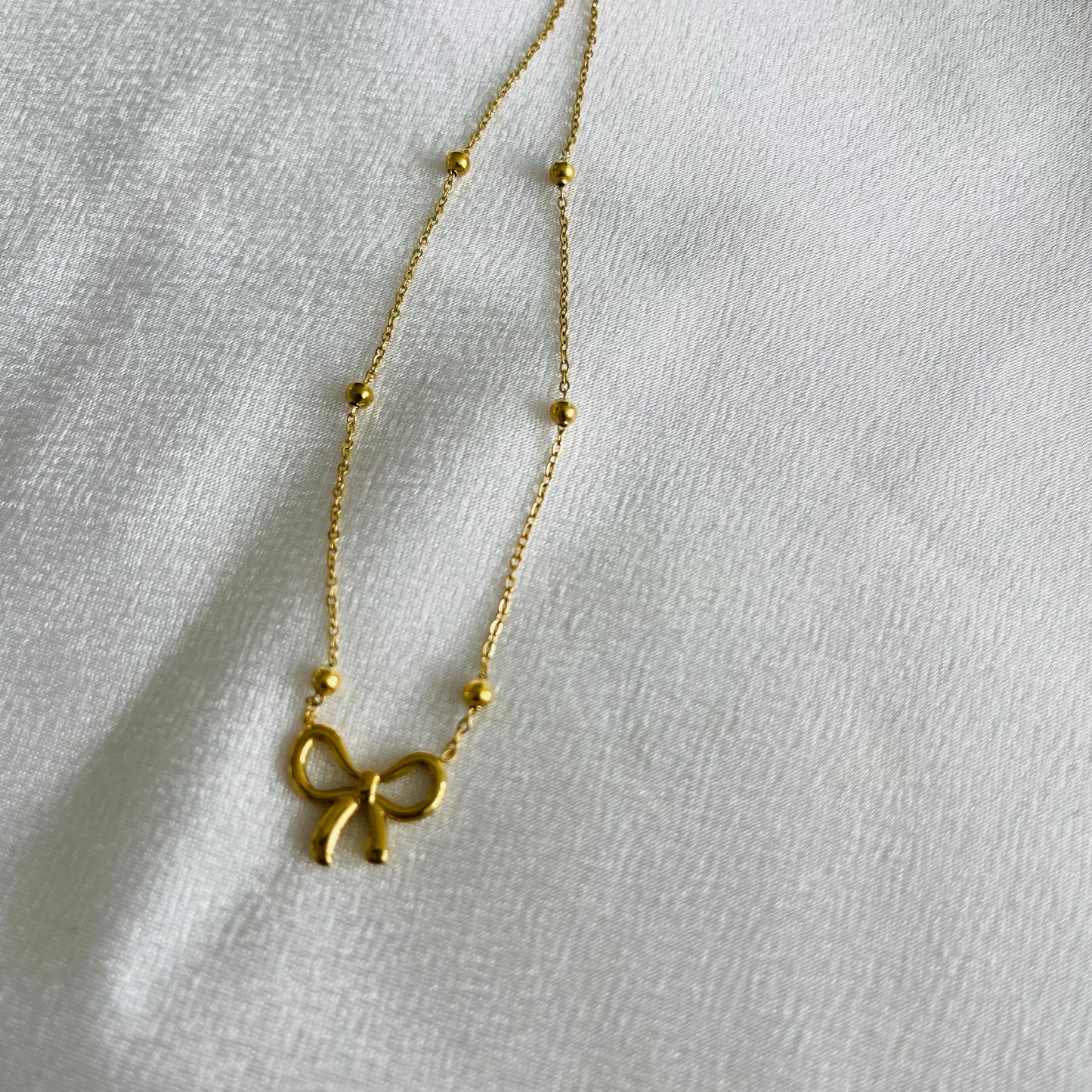 Sweet Bow Necklace