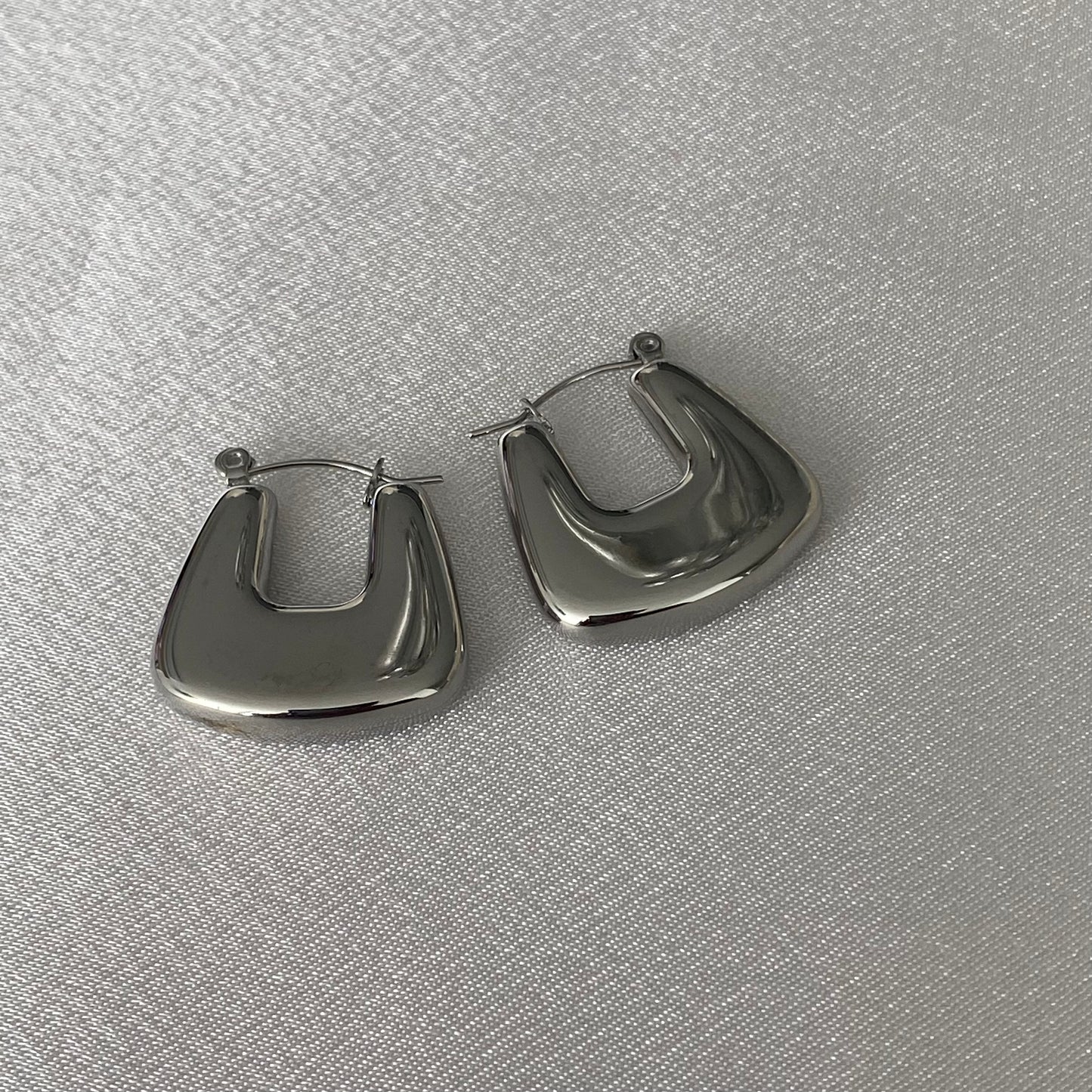 Silver U Shape Earring