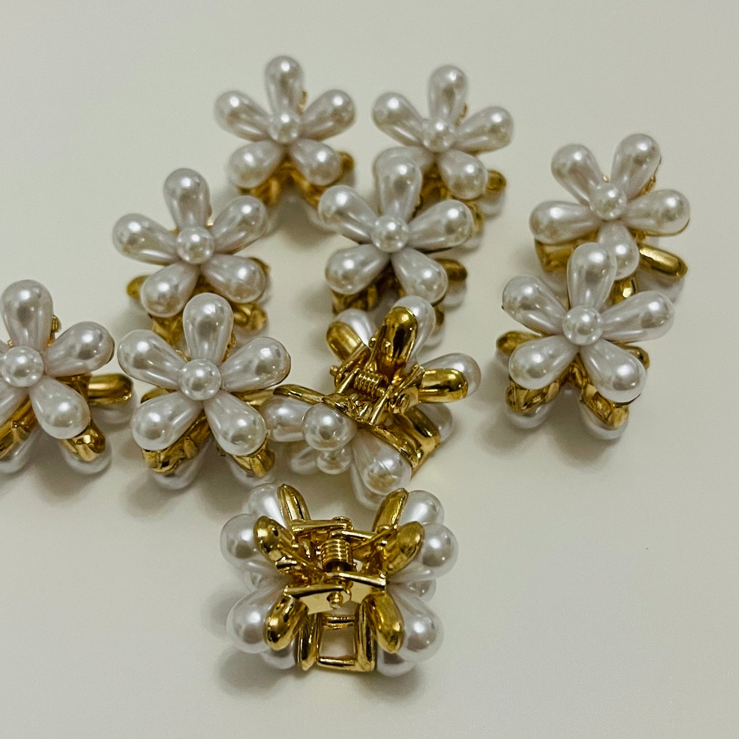 Daise Flower Pair Clips